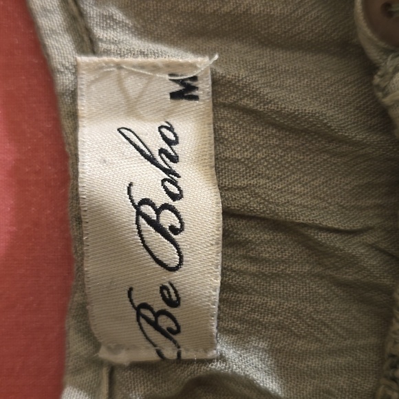 Be Boho olive green batwing sleeved top in a size medium with sheer lattice desi - Picture 4 of 10